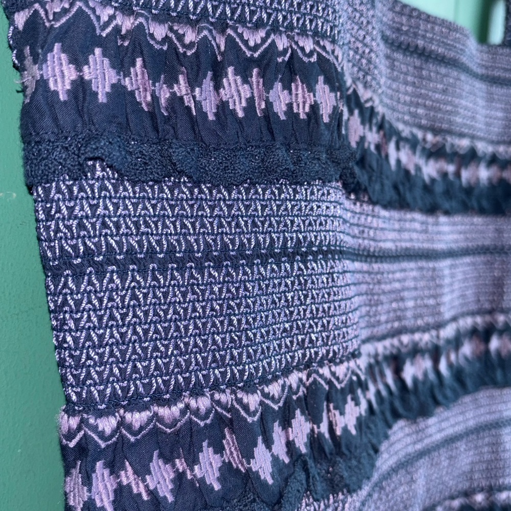 Anthropologie medium Smocked Embroidered Tank like new - Picture 4 of 9